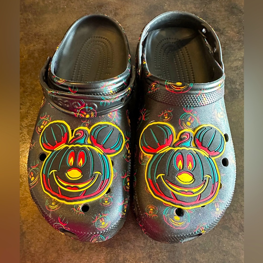 Crocs Disney edition